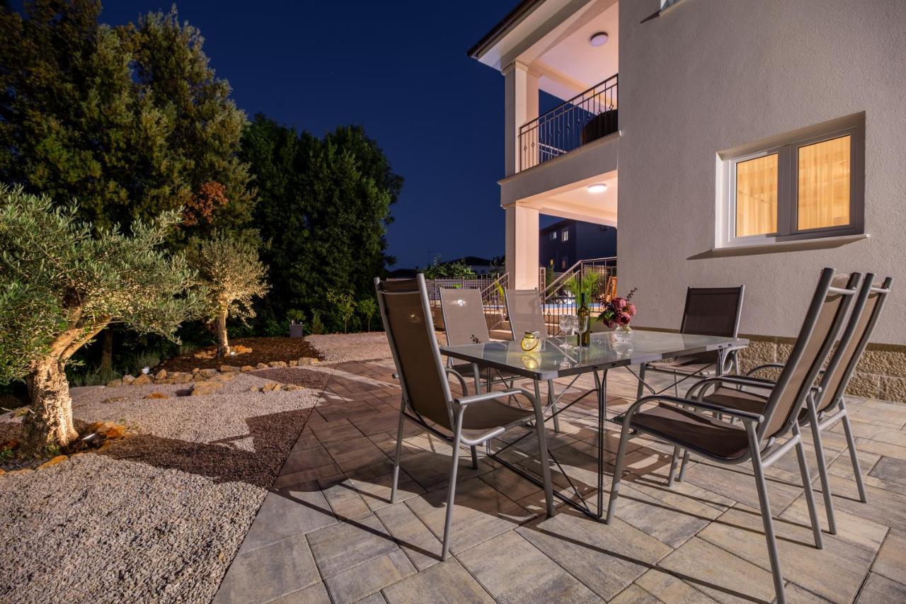 Villa Pafran With Heated Pool Krk Кърк Екстериор снимка