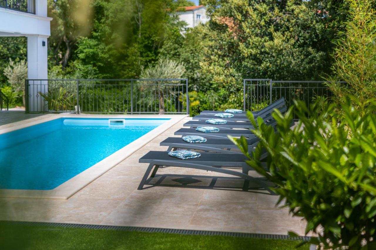 Villa Pafran With Heated Pool Krk Кърк Екстериор снимка