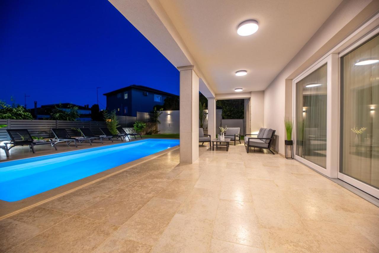 Villa Pafran With Heated Pool Krk Кърк Екстериор снимка